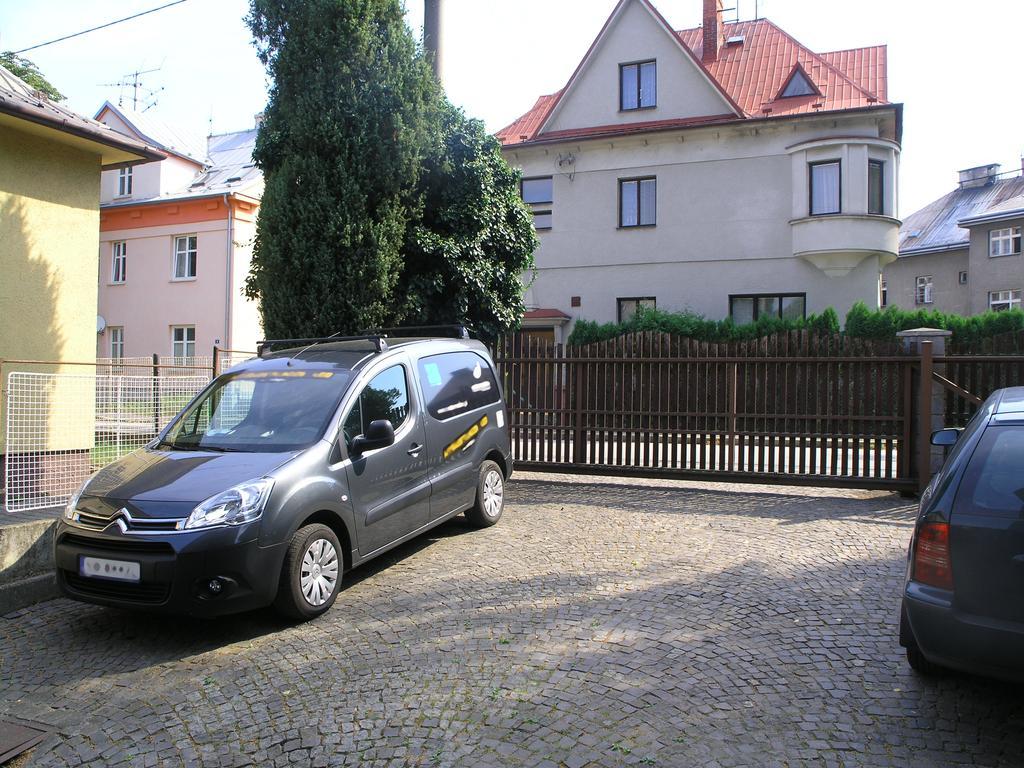 Stylove Podkrovni Apartmany Ostrava Exterior foto